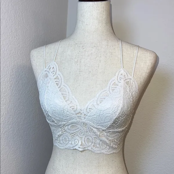 PINK Victoria's Secret Cream Lace‎ Bralette with Scalloped Trim Size Small - Image 2