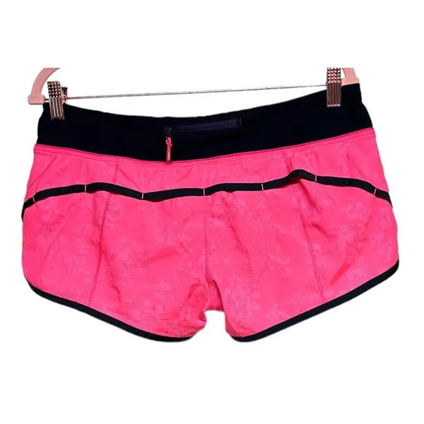 LULULEMON Run Speed Up Short 2.5" Patterned Pink‎ Flash/Deep Coal Size 8 - Image 2