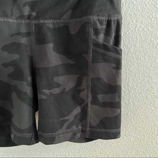 Yogalicious Lux Dark Camo Tights Shorts Bike Short XS - Image 4
