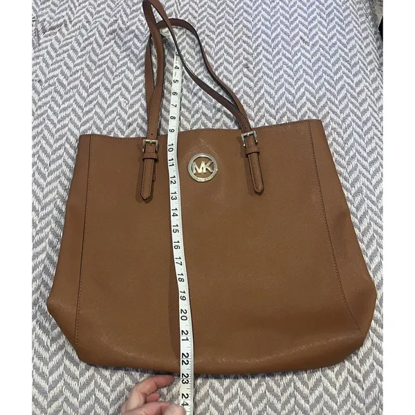 Women’s Michael Kors Jet Set Large Travel Tote Brown Camel Saffiano Leather - Image 3