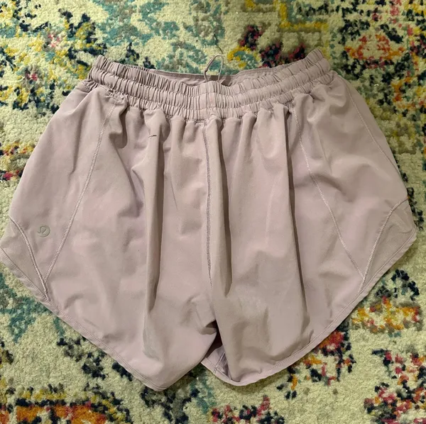 Lululemon Hotty Hot Shorts 4” - Image 3