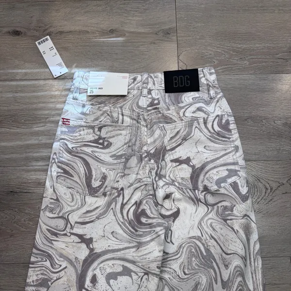 BDG Urban Outfitters High-Rise Baggy Jeans Marble Swirl Pink Rose Size 25‎ NWT - Image 4