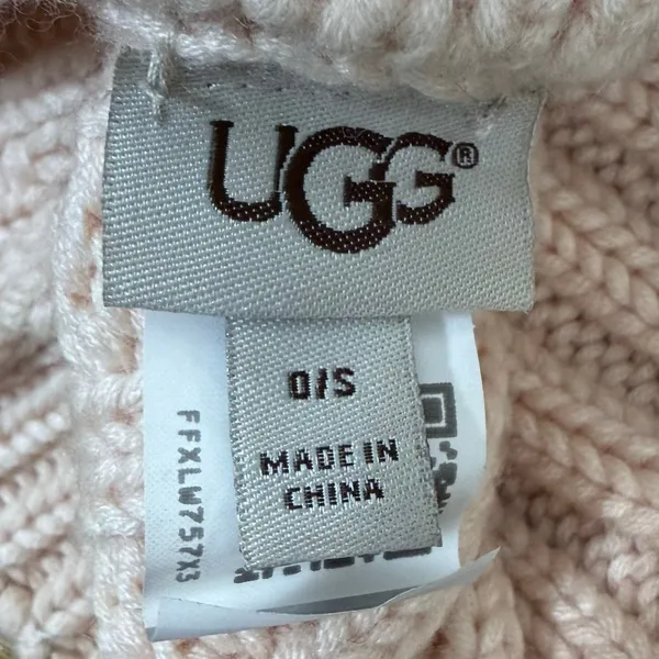 UGG Beanie Knit Hat Winter Hat Ski Hat One Size Light Pink NWOT - Image 4