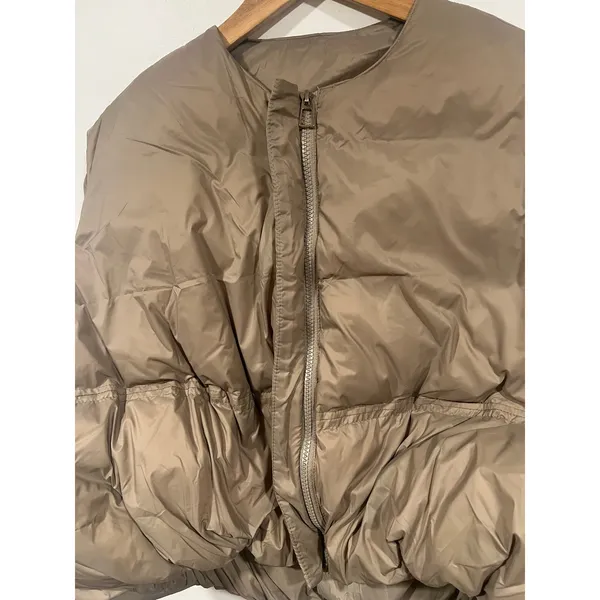 Women’s Taupe Cropped Oversized Puffer Vest Size Medium - Image 5