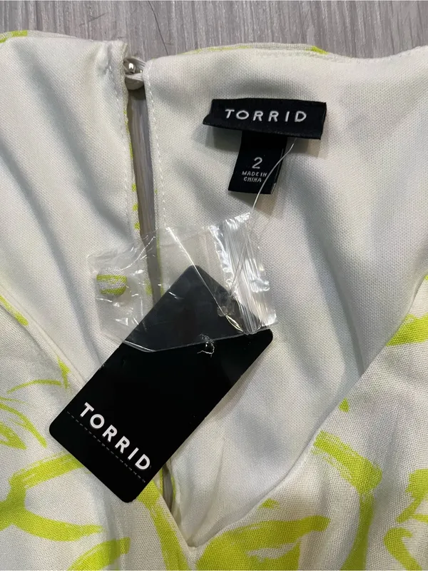 torrid Light Yellow Floral V-Neck‎ Long Sleeve Dress - Image 4