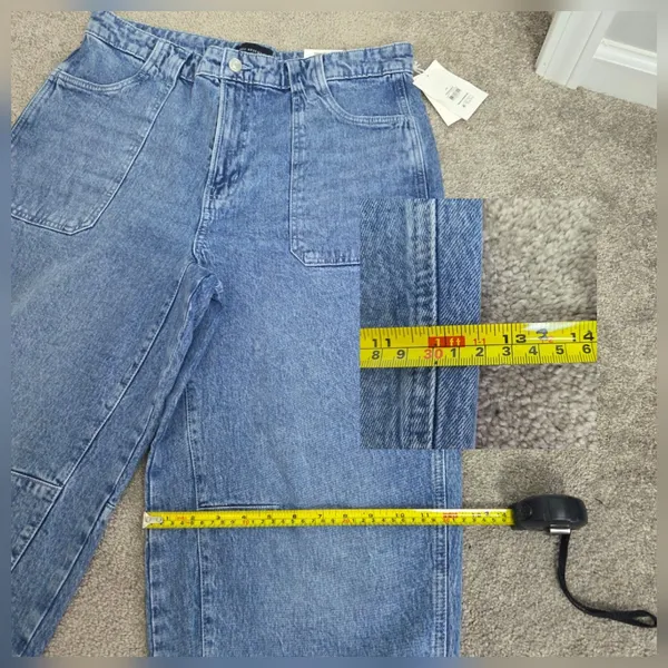 NWT Free Assembly Size 14 Light Wash Barrel Leg High Rise Utility Carpenter Jean - Image 11