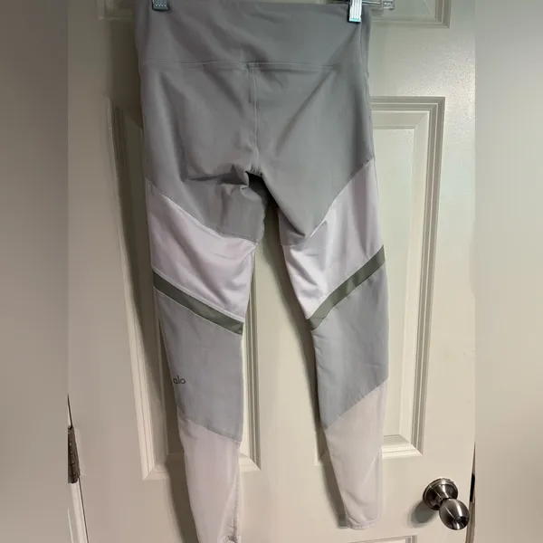 Alo Yoga Alosoft High-Waist Sheila‎ Leggings Colorblock Grey/Green/White XS - Image 4