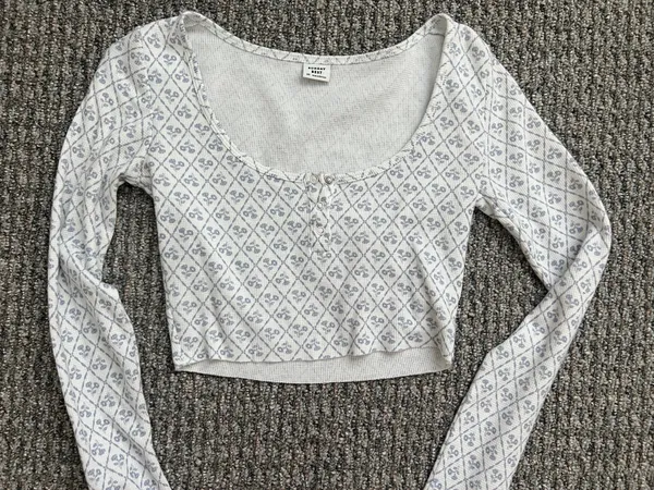 Aritzia Sunday Best Crop Henley Longsleeve - Image 3