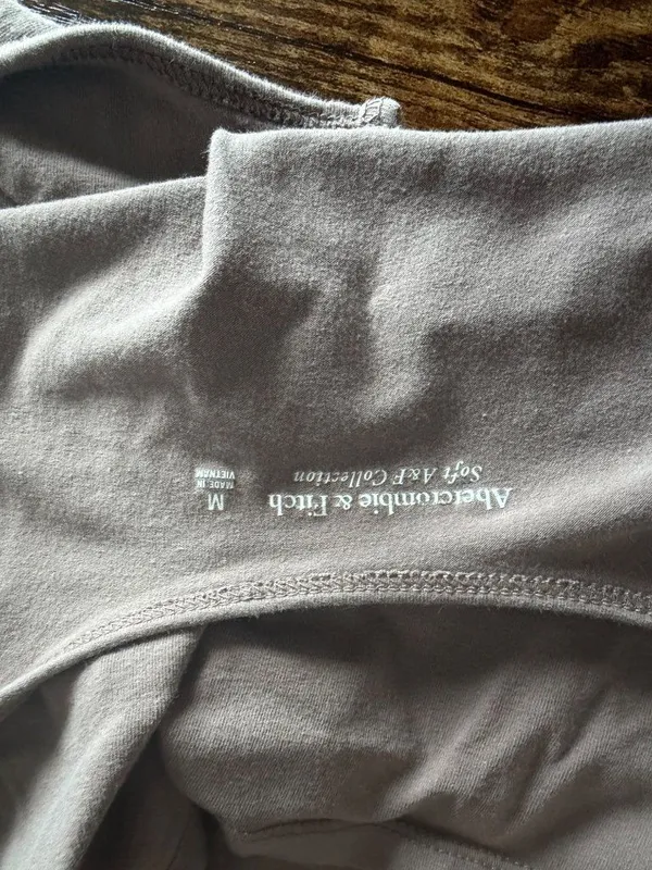 Abercrombie & Fitch Brown Crop Top - Image 6