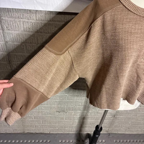 Blu Pepper Brown Waffle Knit Henley Colorblock Long Sleeve Top M - Image 2