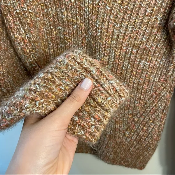 Caramel Brown Fall Colors V-Neck Long Sleeves Sweater Knit Medium Tall‎ Winter - Image 3