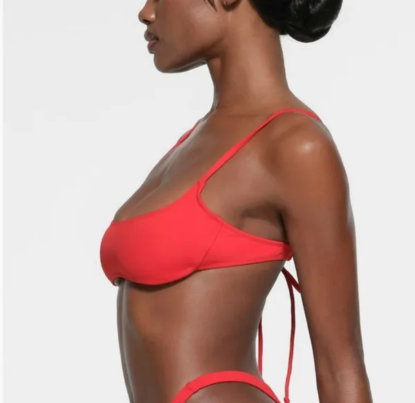 SKIMS Bikini Top Micro Scoop Swim Ruby - Image 2