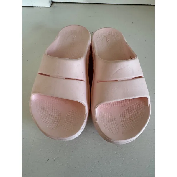 Oofos pink OOahh slide recovery sandals women's size 7 - Image 3