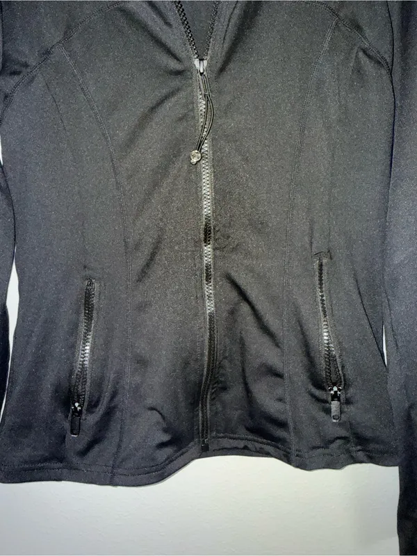 Black Zip - Image 3