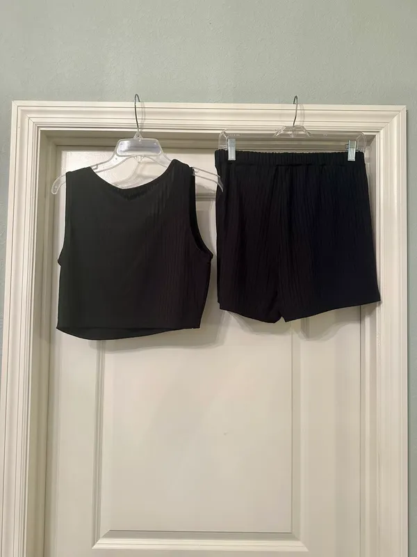 SheIn - Adorable Matching Tank And Shorts Set! Only Worn One Time 🖤 - Image 2
