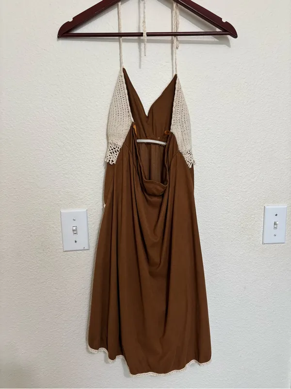 Vizio Vintage Crochet Halter Maxi Dress in Cream and Brown - Image 5