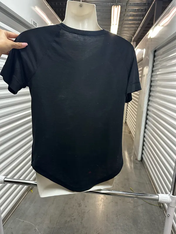 Dry fit Nike top - Image 4