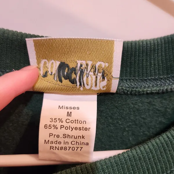 Vintage Collections Green Embroidered Winter Holiday Cardinal Sweatshirt Size M - Image 6
