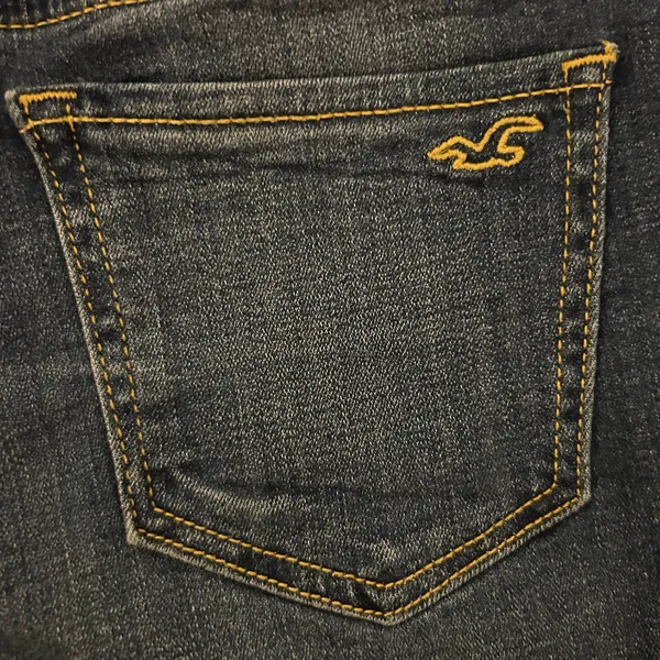 Hollister Pocket Logo Low Rise 3” Advanced Stretch Jean Shorts - Image 6