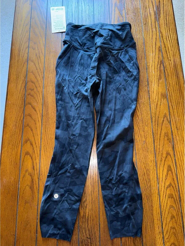Lululemon Base Pace High Rise 23” Heritage Camo Black Size 6 NWT - Image 3