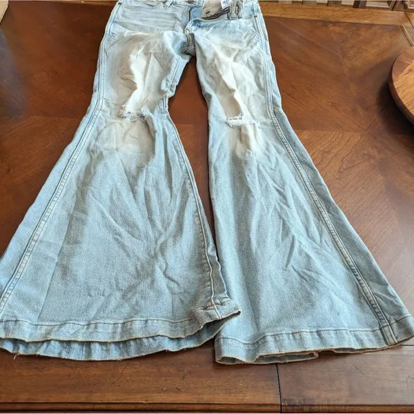Wrangler High Rise Flare Bell bottom Jeans Size 26" X 32"RN 130273 CA 55394 - Image 8