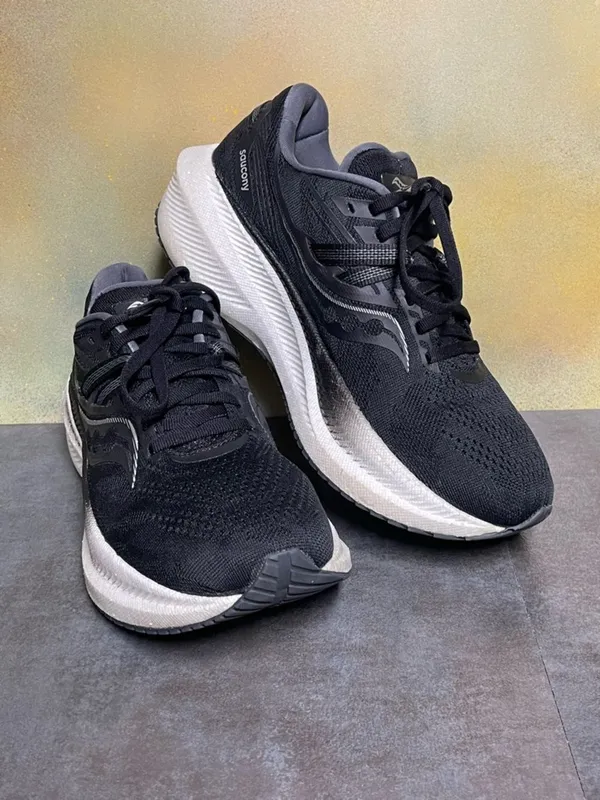 Saucony Triumph 20 Women's Black/White Running Shoes Size 8 - Image 13