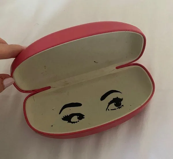 kate spade glasses case, bright pink, hard case, used (glasses not included) - Image 2