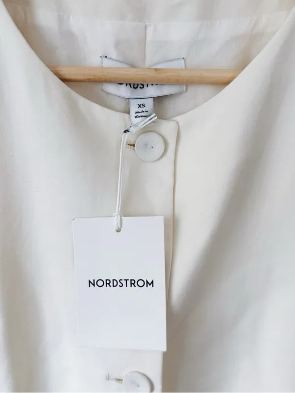 Nordstrom Women’s Cutaway Linen Vest Ivory Tofu - Image 6