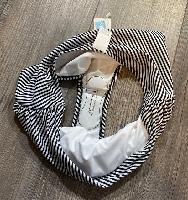 Cupshe Black White Stripe Bikini Bottom - Image 7