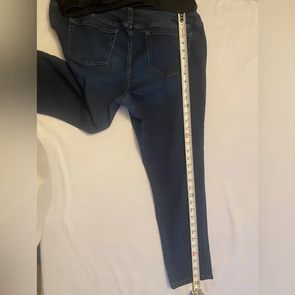 Isabel maternity by Isabel & Ingrid‎ Skinny Jeans - Image 3