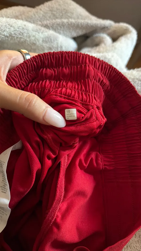 Lululemon Alabama Script A High Rise 2.5 Shorts - Image 5