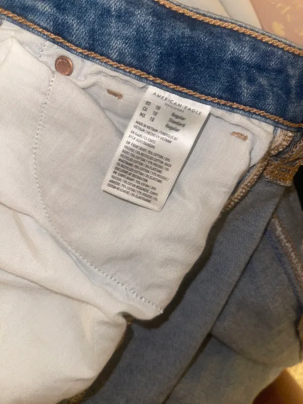 American Eagle Jeans - Image 3