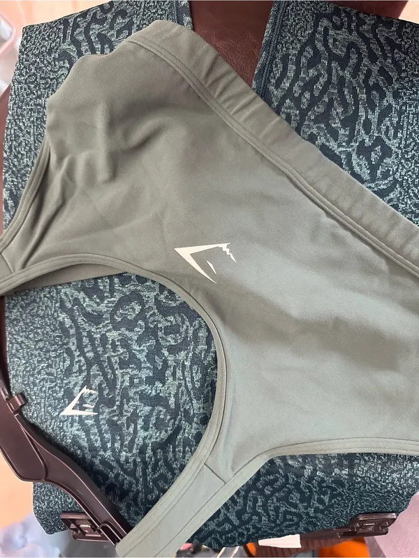 510. Gymshark xs / small set 2pc bundle - Image 5