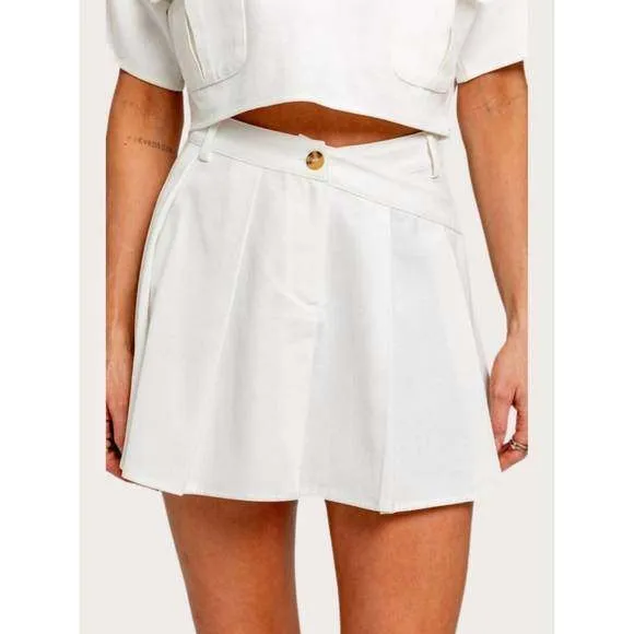 NWOT Le Lis Collection Pleated Mini Skort Womens White Large‎ - Image 2