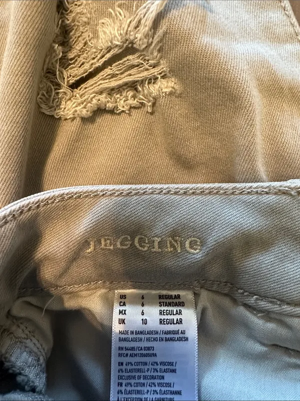 American Eagle Outfitters Light Gray Ripped Skinny Jeans - Image 3