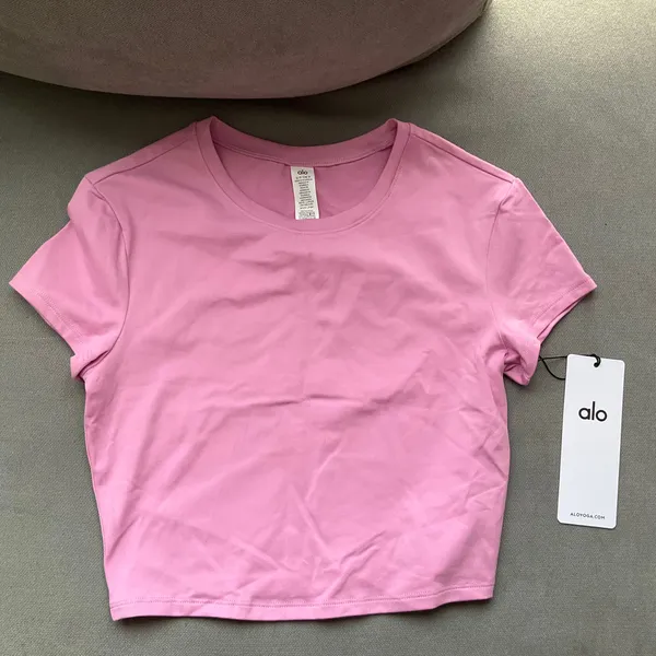 Alo Yoga Alosoft Crop Finesse Short Sleeve Candy Heart Pink S - Image 2