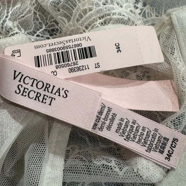 NEW Victoria’s Secret Low Cut Demi Lace Bra Women’s 34C - Image 2