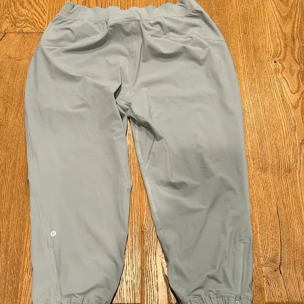 lululemon athletica Light Gray pull on Joggers size‎ 12 - Image 2