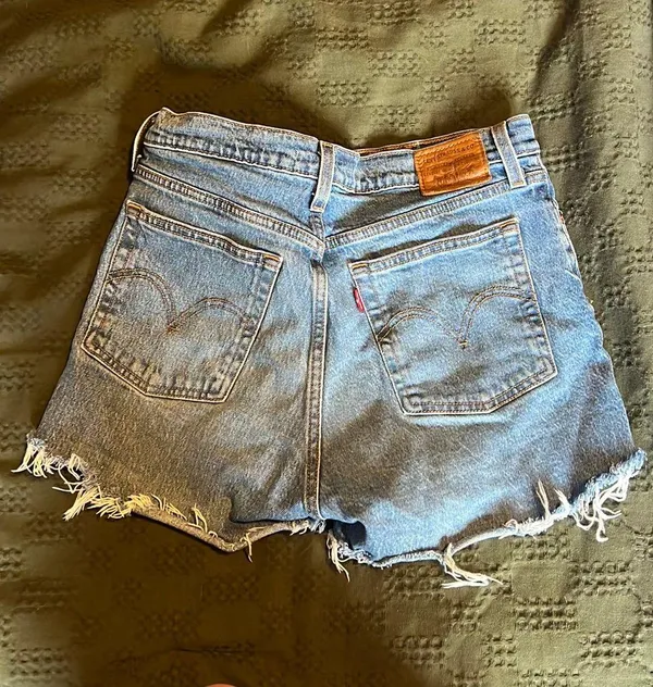 Levi’s Wedgie Fit High-Waisted Shorts - Image 2