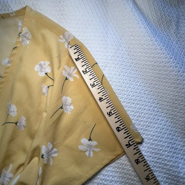 Amuse Society Yellow‎ Wrap Dress White Flowers Size L - Image 7