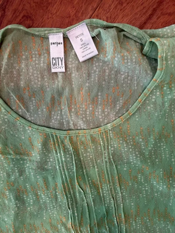 Y2K Vintage CITY DKNY Green Mesh Patterned Double Layered Baby Tee Size Small - Image 4