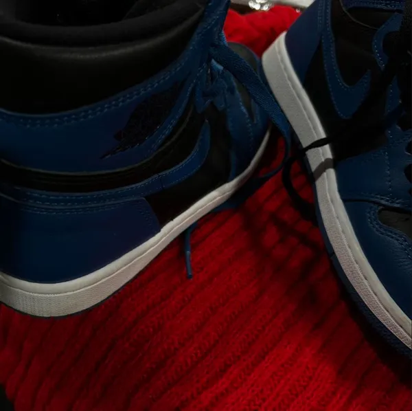 Marina Blue Air Jordan 1 High - Image 4