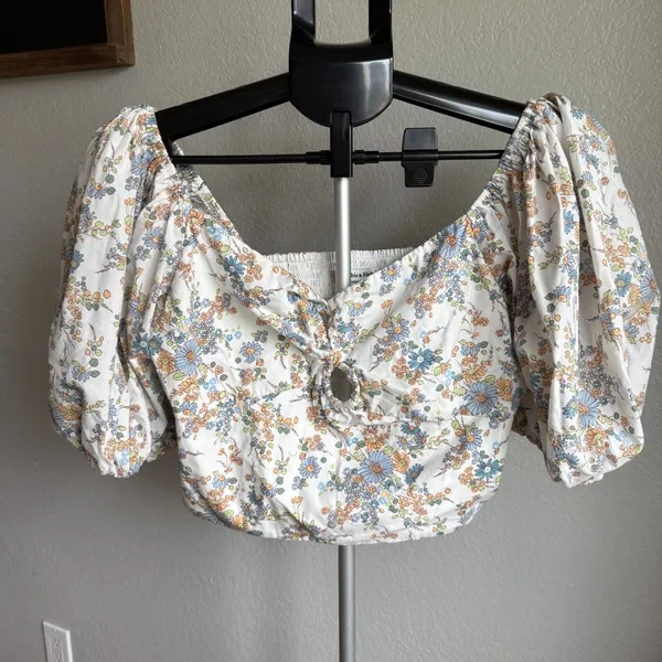 Abercrombie & Fitch Ditsy Floral Lined Puff Balloon Sleeve Crop Top - Size M - Image 2