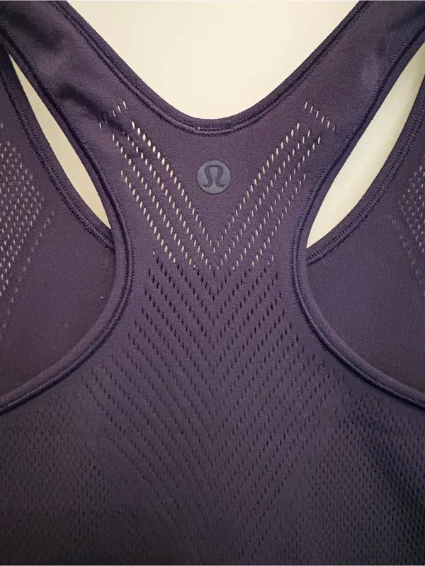 Lululemon Black Reveal Racerback Tank Size 8 - Image 4