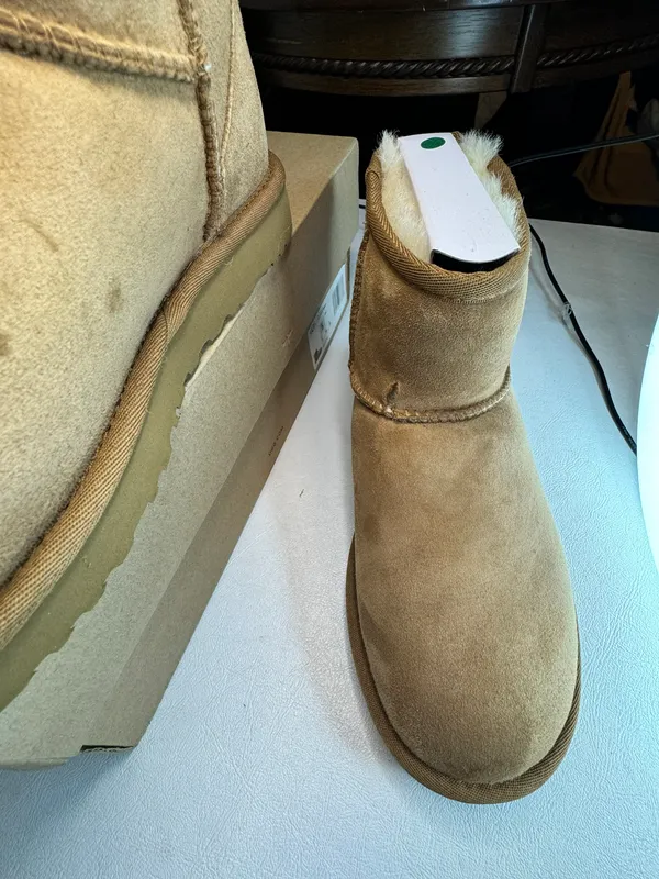 UGG Classic Mini II Genuine Shearling Lined Boot casual comfy style winter cozy - Image 3