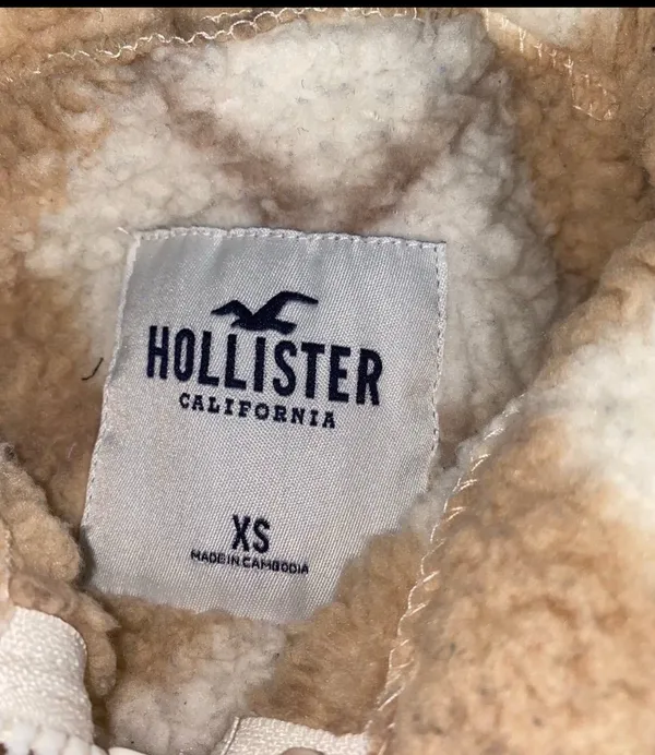 NEW Hollister sweater - Image 3
