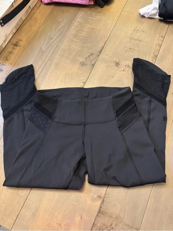 Lululemon Size 2 crop leggings - 2 pairs!!! - black - Image 2