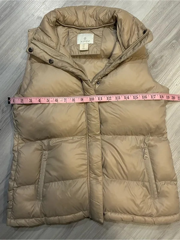 Aspen nwot Vest in Beige for Women - Casual Layering - Image 5