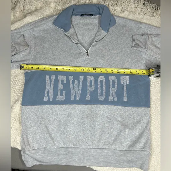 Brandy Melville Women OneSize Gray Newport Spellout 1/4 Zip Pullover Sweatshirt - Image 4