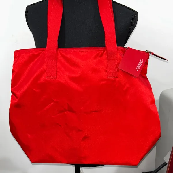 Victoria's Secret Packable Heart Tote (58) - Image 4
